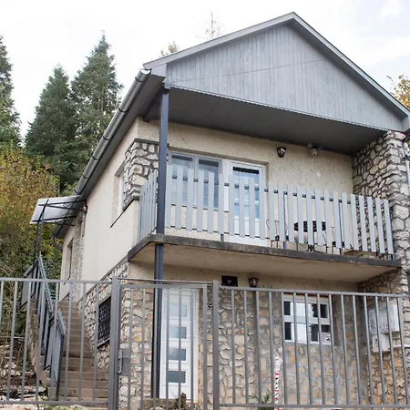 Διαμέρισμα Buekki Csend Vendeghaz Bukkszentkereszt