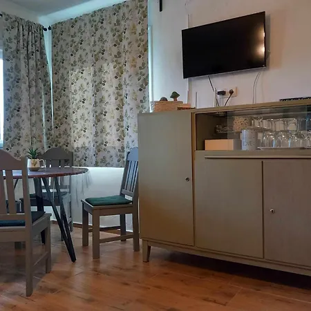 Buekki Csend Vendeghaz Διαμέρισμα *