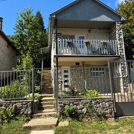 Buekki Csend Vendeghaz Διαμέρισμα *